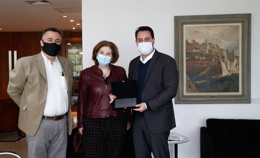 Servidora da secretaria estadual da Saúde há mais de 32 anos, sendo 12 à frente do Sistema Estadual de Transplantes (SET/PR), Arlene Terezinha Cagol Garcia Badoch, foi responsável por revolucionar o trabalho de doações e transplantes de órgãos no Paraná, fazendo com o que o Estado se destacasse mundialmente. Foto: Jonathan Campos/AEN