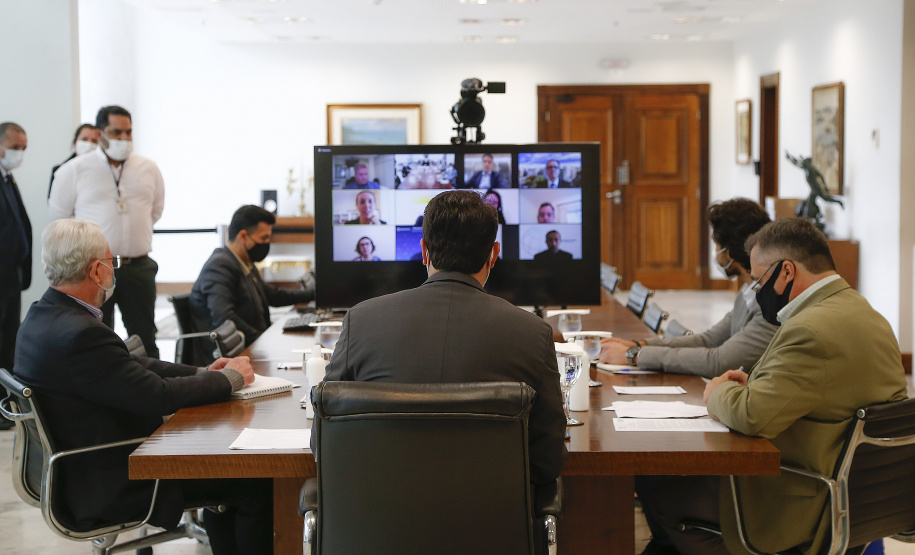 O governador Carlos Massa Ratinho Junior se reuniu nesta segunda-feira (21), por videoconferência, com a diretoria do Banco Mundial (BIRD) para alinhar as etapas de contratação de uma linha de crédito no valor de US$ 130 milhões (R$ 654 milhões na cotação atual). Foto: Jonathan Campos/AEN