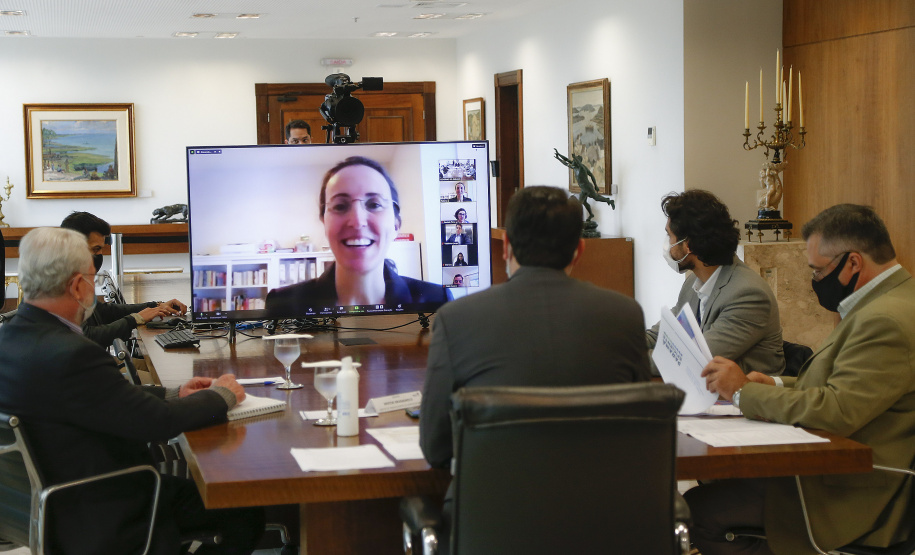 O governador Carlos Massa Ratinho Junior se reuniu nesta segunda-feira (21), por videoconferência, com a diretoria do Banco Mundial (BIRD) para alinhar as etapas de contratação de uma linha de crédito no valor de US$ 130 milhões (R$ 654 milhões na cotação atual). Foto: Jonathan Campos/AEN