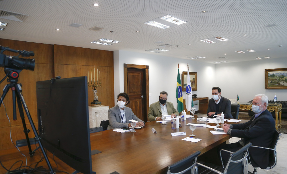 O governador Carlos Massa Ratinho Junior se reuniu nesta segunda-feira (21), por videoconferência, com a diretoria do Banco Mundial (BIRD) para alinhar as etapas de contratação de uma linha de crédito no valor de US$ 130 milhões (R$ 654 milhões na cotação atual). Foto: Jonathan Campos/AEN