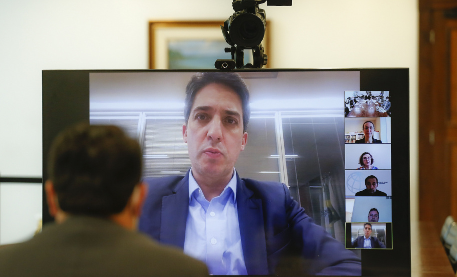 O governador Carlos Massa Ratinho Junior se reuniu nesta segunda-feira (21), por videoconferência, com a diretoria do Banco Mundial (BIRD) para alinhar as etapas de contratação de uma linha de crédito no valor de US$ 130 milhões (R$ 654 milhões na cotação atual). Foto: Jonathan Campos/AEN