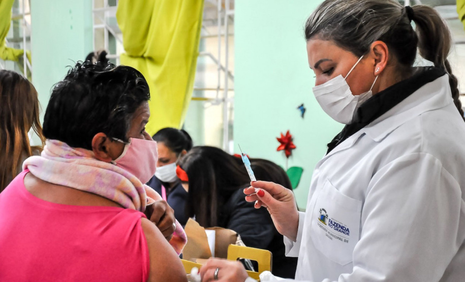 Campanha de Domingo a Domingo registra mais de 76 mil doses de vacina contra a Covid-19 neste final de semana  -  Curitiba, 21/06/2021  -  Foto: Divulgação SESA