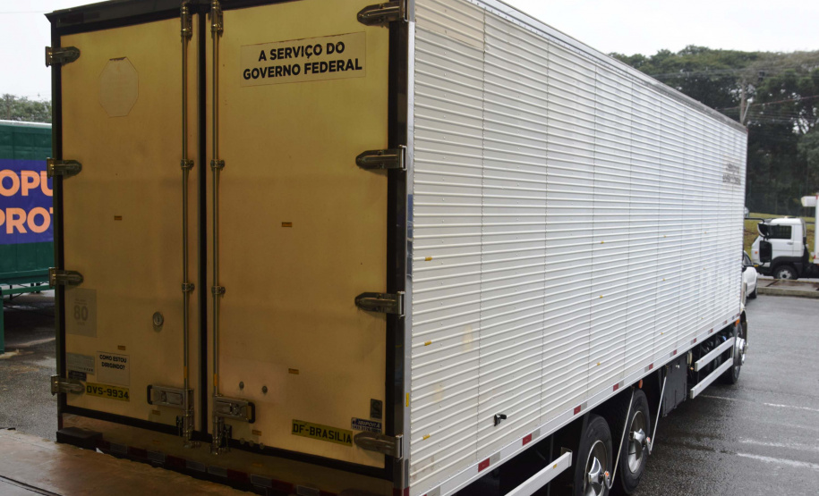 Com mais 450 mil doses, Cemepar começa a dividir novo lote de vacinas contra a Covid-19. Foto: Américo Antonio/SESA