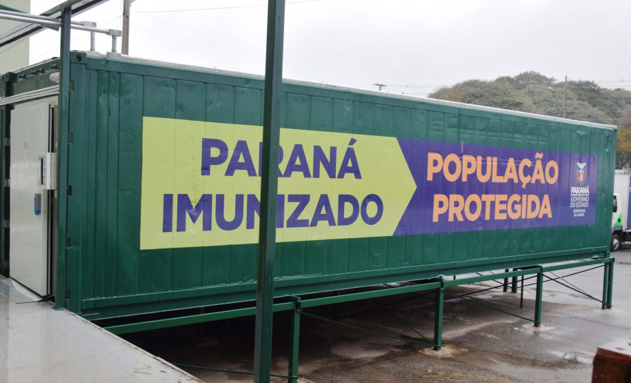 Com mais 450 mil doses, Cemepar começa a dividir novo lote de vacinas contra a Covid-19. Foto: Américo Antonio/SESA