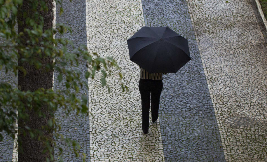 As chuvas do fim de semana afastaram a implantação de um rodízio mais severo em Curitiba e Região Metropolitana e melhoraram a performance das barragens. - Foto: Sanepar