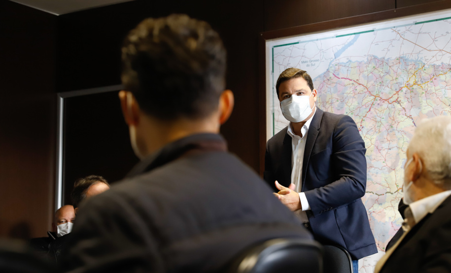 Nesta terça-feira (21), dezenas de prefeitos, assessores e secretários de municípios dos Campos Gerais e da região Oeste participaram de um encontro para conhecer detalhes do projeto da Nova Ferroeste