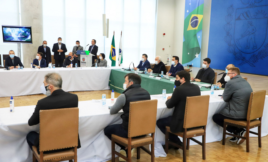 De 10 a 17 de outubro, o Paraná será o protagonista do Pavilhão do Brasil na Expo Dubai 2020, exposição internacional que concentra mais de 190 países em 181 dias de evento e espera receber 25 milhões de visitantes. Nesta terça-feira (22), o governador Carlos Massa Ratinho Junior apresentou a empresários a proposta do projeto de exposição que irá representar o Estado na feira. - Curitiba, 22/06/2021 - Foto: José Fernando Ogura/AEN