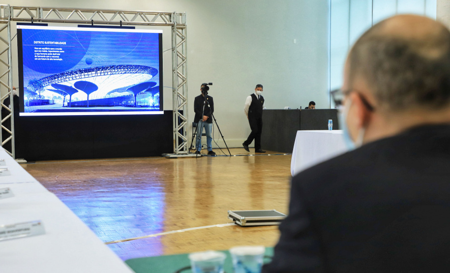 De 10 a 17 de outubro, o Paraná será o protagonista do Pavilhão do Brasil na Expo Dubai 2020, exposição internacional que concentra mais de 190 países em 181 dias de evento e espera receber 25 milhões de visitantes. Nesta terça-feira (22), o governador Carlos Massa Ratinho Junior apresentou a empresários a proposta do projeto de exposição que irá representar o Estado na feira. - Curitiba, 22/06/2021 - Foto: José Fernando Ogura/AEN