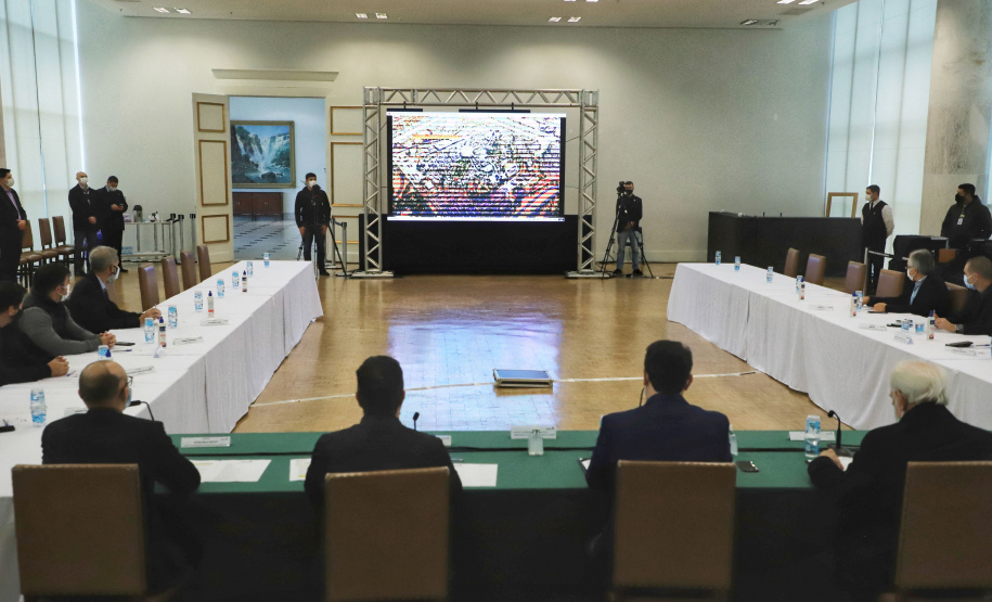 De 10 a 17 de outubro, o Paraná será o protagonista do Pavilhão do Brasil na Expo Dubai 2020, exposição internacional que concentra mais de 190 países em 181 dias de evento e espera receber 25 milhões de visitantes. Nesta terça-feira (22), o governador Carlos Massa Ratinho Junior apresentou a empresários a proposta do projeto de exposição que irá representar o Estado na feira. - Curitiba, 22/06/2021 - Foto: José Fernando Ogura/AEN