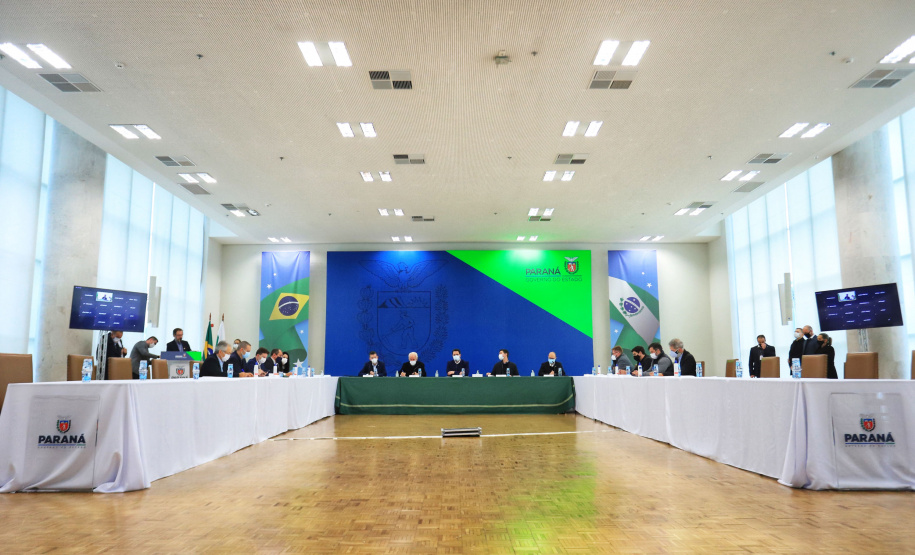 De 10 a 17 de outubro, o Paraná será o protagonista do Pavilhão do Brasil na Expo Dubai 2020, exposição internacional que concentra mais de 190 países em 181 dias de evento e espera receber 25 milhões de visitantes. Nesta terça-feira (22), o governador Carlos Massa Ratinho Junior apresentou a empresários a proposta do projeto de exposição que irá representar o Estado na feira. - Curitiba, 22/06/2021 - Foto: José Fernando Ogura/AEN