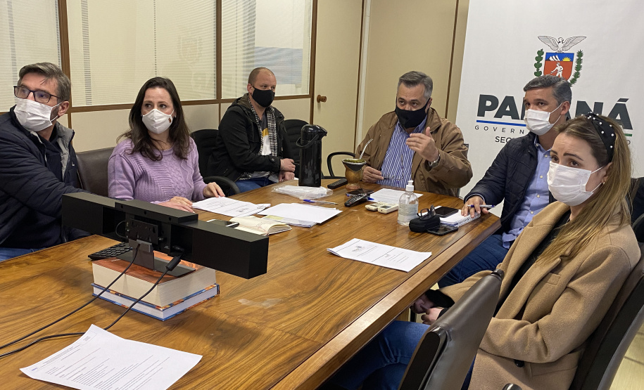 A Secretaria de Estado da Saúde desenvolveu um sistema de monitoramento de obras e apresentou a nova metodologia em reunião com os diretores das 22 Regionais de Saúde nesta terça-feira (22). O programa pretende aumentar a transparência e a rapidez nos processos. - Curitiba, 22/06/2021 - Foto: Gustavo Marçal/SESA