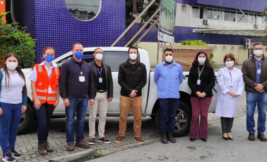 Os pacientes internados nos leitos de enfermaria exclusivos para covid-19 e pediatria do Hospital Regional do Litoral (HRL) ganham, a partir desta terça-feira (22), mais conforto e bem-estar em seu tempo de permanência no hospital. A Multinacional Louis Dreyfus Company (LDC) em parceria com a Thin Tecnologia, realizaram a doação de 14 aparelhos de TV 32 polegadas. - Paranaguá, 22/06/2021 - Foto: SESA