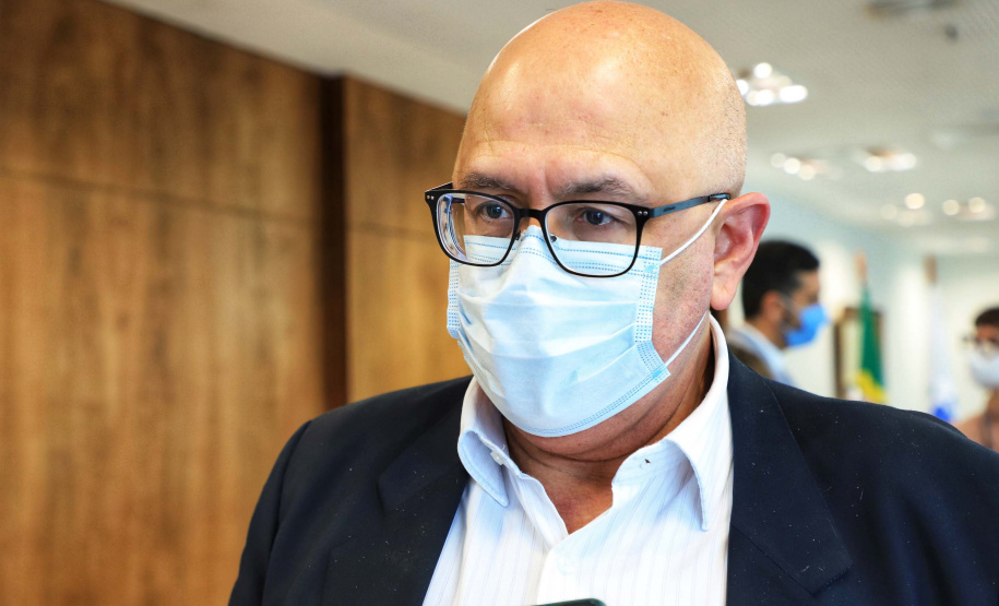 O governador Carlos Massa Ratinho Junior recebeu, nesta quarta-feira (23), uma comitiva formada por membros do Ministério da Infraestrutura, do Ministério da Economia e da Secretaria de Infraestrutura e Logística para discutir o projeto da Nova Ferroeste. Foto: José Fernando Oura/AEN