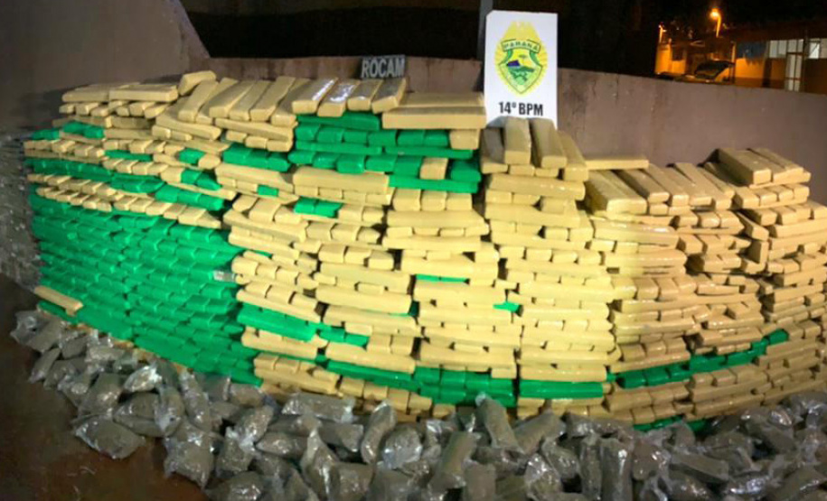 Na Semana Nacional Antidrogas, PM apreende mais de 2 toneladas de maconha no oeste do estado em apenas dois dias. Na fronteira com Paraguai, o 14º Batalhão da PM reforçou as operações e, em apenas dois dias, apreendeu mais de 2 toneladas de maconha. A mais recente apreensão aconteceu nesta madrugada (23/06). - Curitiba, 23/06/2021 - Foto: PMPR