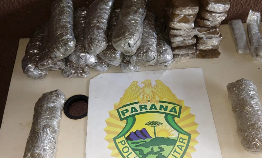 Na Semana Nacional Antidrogas, PM apreende mais de 2 toneladas de maconha no oeste do estado em apenas dois dias. Na fronteira com Paraguai, o 14º Batalhão da PM reforçou as operações e, em apenas dois dias, apreendeu mais de 2 toneladas de maconha. A mais recente apreensão aconteceu nesta madrugada (23/06). - Curitiba, 23/06/2021 - Foto: PMPR