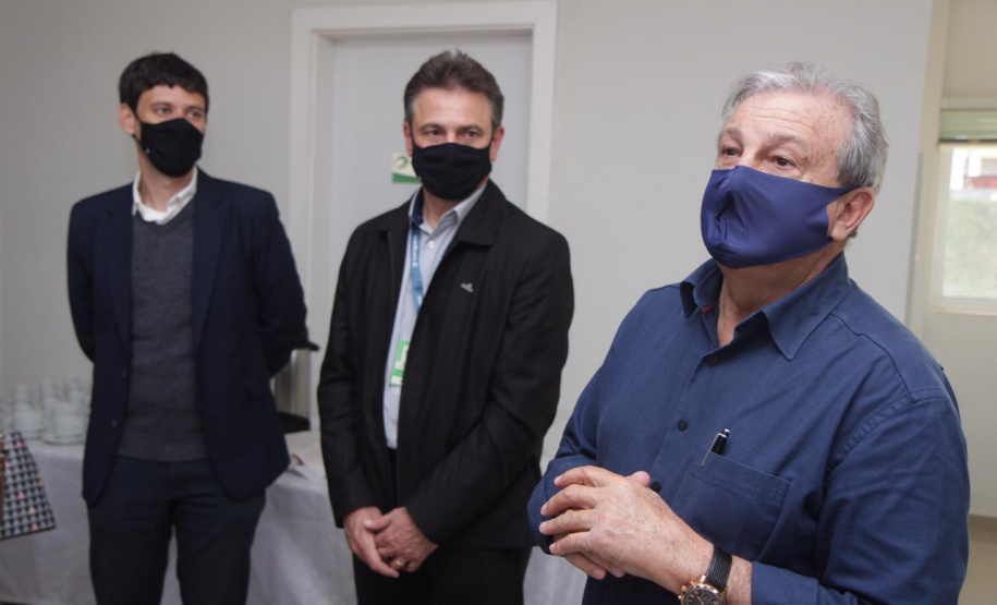 Cascavel, no Oeste do Paraná, recebeu nesta quarta-feira (23) a comitiva do governo federal que está no Estado para uma série de visitas técnicas a fim de avaliar o projeto da Nova Ferroeste. Em encontro com cooperativistas, foi abordado o desempenho da linha férrea já existente (a Ferroeste) e o impacto que a nova ferrovia terá sobre a competitividade do setor produtivo da região. Foto: Alessandro Vieira/AEN