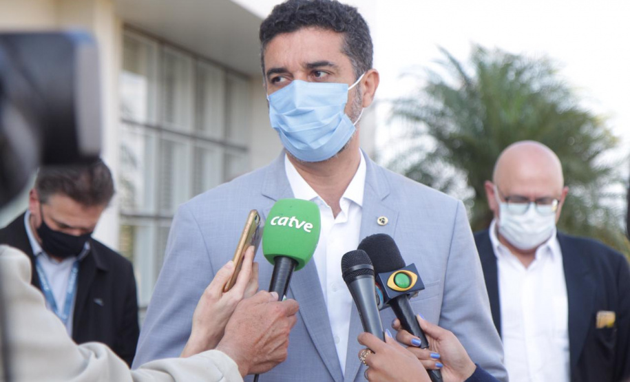 Cascavel, no Oeste do Paraná, recebeu nesta quarta-feira (23) a comitiva do governo federal que está no Estado para uma série de visitas técnicas a fim de avaliar o projeto da Nova Ferroeste. Em encontro com cooperativistas, foi abordado o desempenho da linha férrea já existente (a Ferroeste) e o impacto que a nova ferrovia terá sobre a competitividade do setor produtivo da região. Foto: Alessandro Vieira/AEN