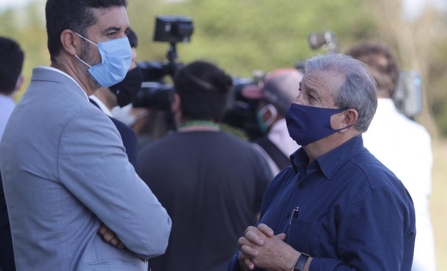 Cascavel, no Oeste do Paraná, recebeu nesta quarta-feira (23) a comitiva do governo federal que está no Estado para uma série de visitas técnicas a fim de avaliar o projeto da Nova Ferroeste. Em encontro com cooperativistas, foi abordado o desempenho da linha férrea já existente (a Ferroeste) e o impacto que a nova ferrovia terá sobre a competitividade do setor produtivo da região. Foto: Alessandro Vieira/AEN
