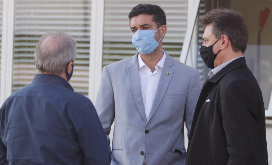 Cascavel, no Oeste do Paraná, recebeu nesta quarta-feira (23) a comitiva do governo federal que está no Estado para uma série de visitas técnicas a fim de avaliar o projeto da Nova Ferroeste. Em encontro com cooperativistas, foi abordado o desempenho da linha férrea já existente (a Ferroeste) e o impacto que a nova ferrovia terá sobre a competitividade do setor produtivo da região. Foto: Alessandro Vieira/AEN