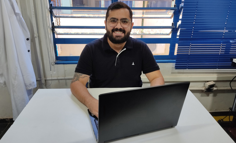 Guilherme Botelho, doutorando em Engenharia Química, irá para a Austrália - Foto: UEM