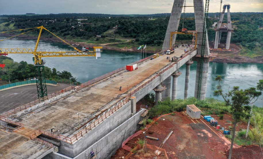 Visita técnica da comitiva formada por membros do Ministério da Infraestrutura, do Ministério da Economia e da Secretaria de Infraestrutura e Logística e da Nova Ferroeste em Foz do Iguaçu - Foz do Iguaçu, 24/06/2021 - Foto: Alessandro Vieira/AEN