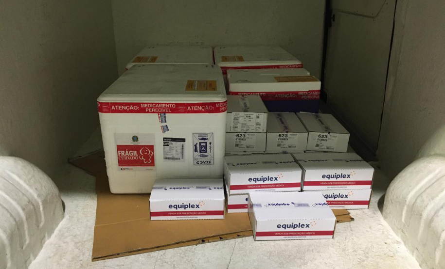 A Secretaria de Estado da Saúde (Sesa) enviou 47.205 vacinas contra a Covid-19 para Curitiba no início da noite desta quinta-feira (24), para dar continuidade a vacinação na capital. Os imunizantes, que fazem parte da 27ª pauta de distribuição do Ministério da Saúde, foram entregues ao Estado no meio desta tarde e em menos de cinco horas foram disponibilizadas ao município.  -  Curitiba, 24/06/2021  -  Foto: Américo Antonio/SESA