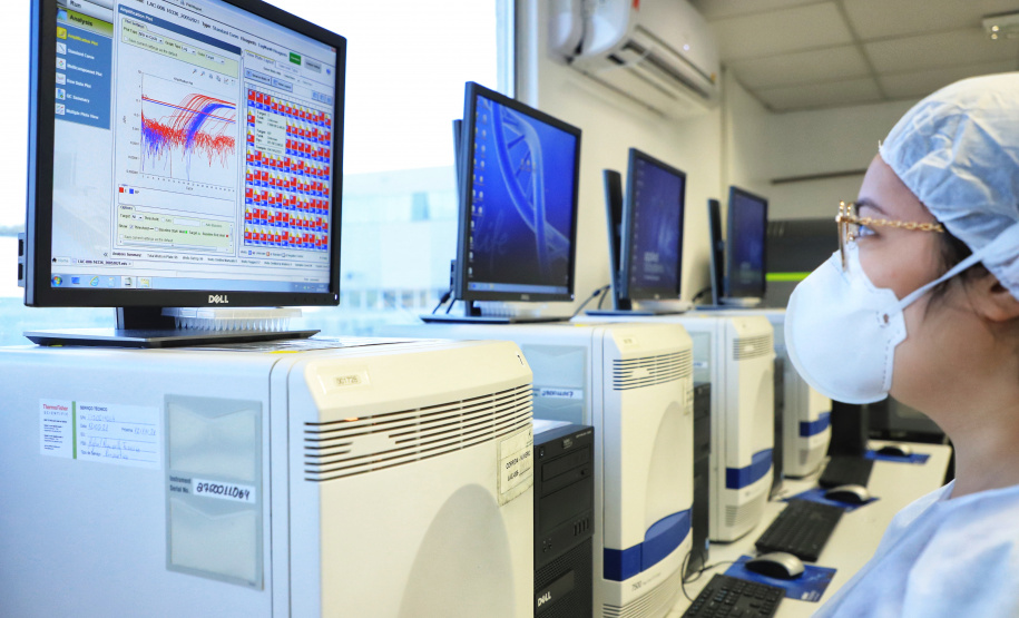 A Secretaria de Estado da Saúde (Sesa) confirmou nesta sexta-feira (25) o segundo caso da cepa B.1.617 no Paraná, popularmente conhecida como variante indiana, ou delta, segundo a nova classificação da Organização Mundial da Saúde (OMS). Imagem ilustrativa Tecpar  -  Foto: José Fernando Ogura/AEN