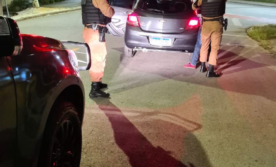 As equipes policiais militares da Capital e da Região Metropolitana reforçaram o policiamento ostensivo nesta quinta-feira (24/06) com a Operação Tático Móvel IV. O resultado foi de 480 pessoas abordadas, sendo do que 10 foram encaminhadas. Uma arma de fogo e porções de maconha, crack e cocaína foram apreendidas. - Curitiba, 24/06/2021 - Foto: SESP-PR