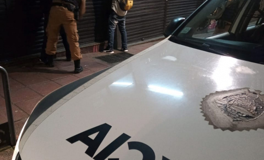 As equipes policiais militares da Capital e da Região Metropolitana reforçaram o policiamento ostensivo nesta quinta-feira (24/06) com a Operação Tático Móvel IV. O resultado foi de 480 pessoas abordadas, sendo do que 10 foram encaminhadas. Uma arma de fogo e porções de maconha, crack e cocaína foram apreendidas. - Curitiba, 24/06/2021 - Foto: SESP-PR