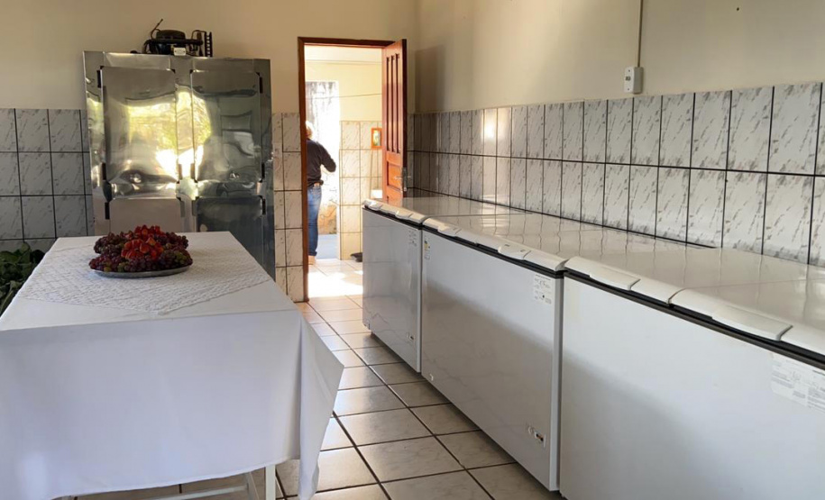 O Governo do Estado e a Prefeitura de Borrazópolis, na região do Vale do Ivaí, entregaram à população nesta semana as instalações reformadas da cozinha e da padaria comunitárias. Ambas tiveram os equipamentos renovados, acrescidos de outros itens que possibilitarão maior diversidade de alimentos e ampliação da listagem de cursos oferecidos no local. - Foto: Divulgação SEAB