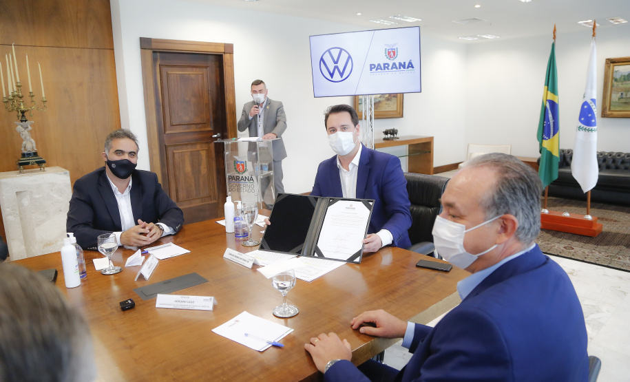 Serão destinados R$ 2 milhões ao projeto Hospital Digital, do Complexo Erasto Gaertner; R$ 850 mil para elaboração do projeto executivo do Hospital Regional de Colombo; e mais R$ 2,84 milhões para a retomada das Carretas do ConhecimentO. Investimento total é de R$ 5,69 milhões   Foto: Jonathan Campos