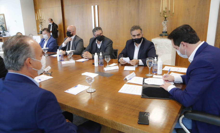 Serão destinados R$ 2 milhões ao projeto Hospital Digital, do Complexo Erasto Gaertner; R$ 850 mil para elaboração do projeto executivo do Hospital Regional de Colombo; e mais R$ 2,84 milhões para a retomada das Carretas do ConhecimentO. Investimento total é de R$ 5,69 milhões   Foto: Jonathan Campos