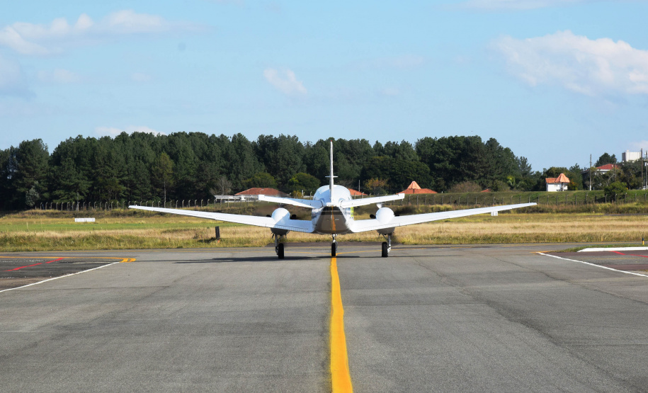 O Governo do Estado realizou mais uma força-tarefa para acelerar o envio de vacinas contra a Covid-19 e medicamentos do kit de intubação para todas as 22 Regionais de Saúde na tarde desta sexta-feira (25). Ao todo foram encaminhadas, por via aérea e terrestre, 307.180 vacinas e 116.083 medicamentos.  -  Curitiba, 25/06/2021  -  Foto: Américo Antonio/SESA
