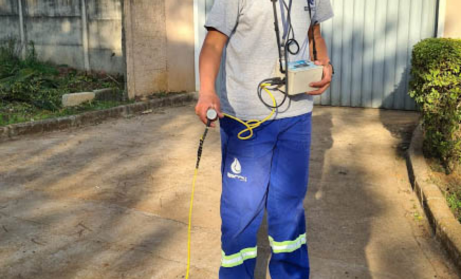 A Sanepar está realizando, em Ponta Grossa, um trabalho preventivo à procura de vazamentos ocultos nas redes de distribuição de água da região Central da cidade. O trabalho faz parte da rotina dos serviços da Companhia e deverá ser intensificado pelo menos até o fim da próxima semana, com equipes trabalhando a partir das 22 horas ou após a diminuição dos ruídos ocasionados pelo fluxo de veículos.  -  Ponta Grossa, 25/06/2021  -  Foto: Sanepar