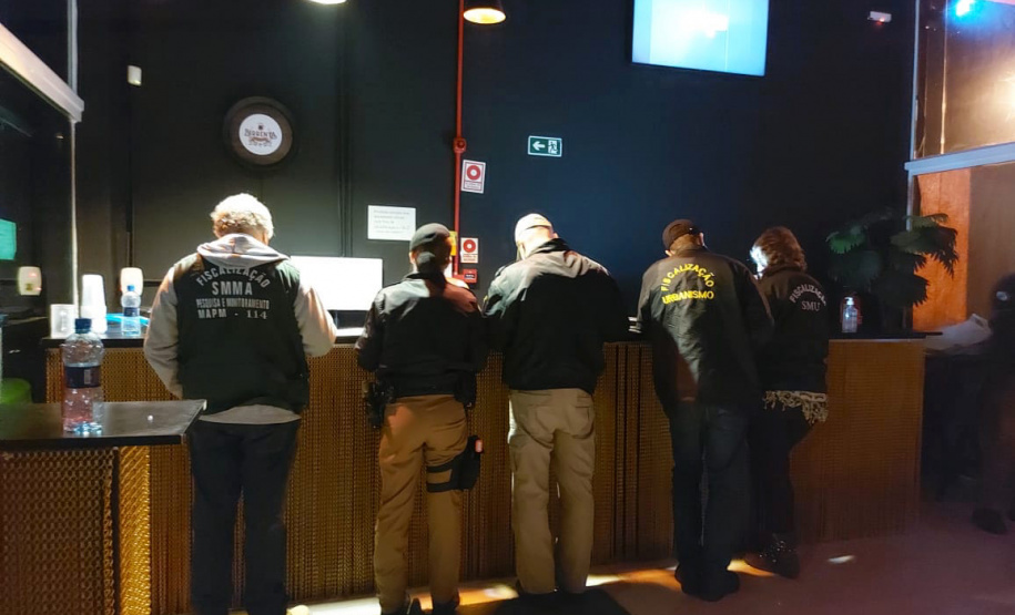 Fiscalização fecha estabelecimentos e apreende contrabando e drogas em Curitiba  -  Curitiba, 26/06/2021  -  Foto: PMPR