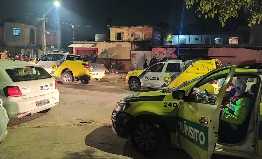 Em ação realizada na tarde e noite do sábado (26), em Curitiba, as equipes da Ação Integrada de Fiscalização Urbana (AIFU) voltaram a fechar estabelecimentos que descumpriam as medidas sanitárias de combate à Covid-19, com aglomerações e festas sem o uso de máscara de proteção, e outras irregularidades.  -  Curitiba, 27/06/2021  -  Foto: Polícia Civil do Paraná