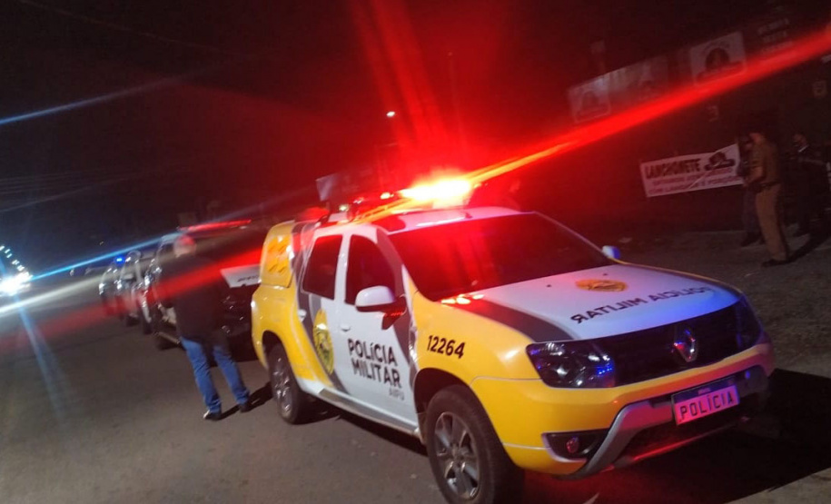 A Ação Integrada de Fiscalização Urbana  (AIFU), coordenada pela Polícia Militar, interditou 16 pontos comerciais de sexta-feira (25/06) até a madrugada desta segunda-feira (28/06). Ao todo, 27 estabelecimentos foram fiscalizados e 54 autuações administrativas lavradas por irregularidades constatadas. Seis pessoas acabaram encaminhadas e 1.205 dispersadas dos locais abordados. -  Curitiba, 28/06/2021  -  Foto: PMPR/SESP-PR