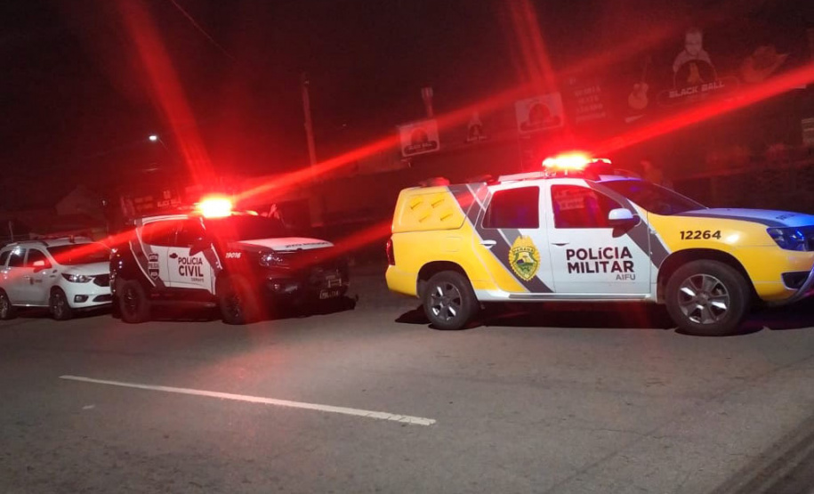 A Ação Integrada de Fiscalização Urbana  (AIFU), coordenada pela Polícia Militar, interditou 16 pontos comerciais de sexta-feira (25/06) até a madrugada desta segunda-feira (28/06). Ao todo, 27 estabelecimentos foram fiscalizados e 54 autuações administrativas lavradas por irregularidades constatadas. Seis pessoas acabaram encaminhadas e 1.205 dispersadas dos locais abordados. -  Curitiba, 28/06/2021  -  Foto: PMPR/SESP-PR