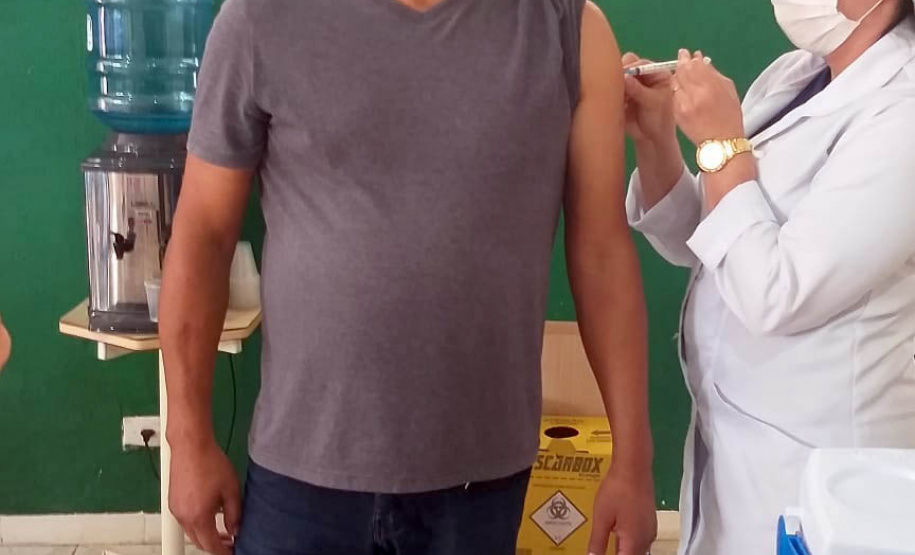 São 203.438 profissionais que já receberam a primeira dose no estado, o equivalente a mais de 94% da população do grupo prioritário de trabalhadores do Ensino Básico. Foto: SEED