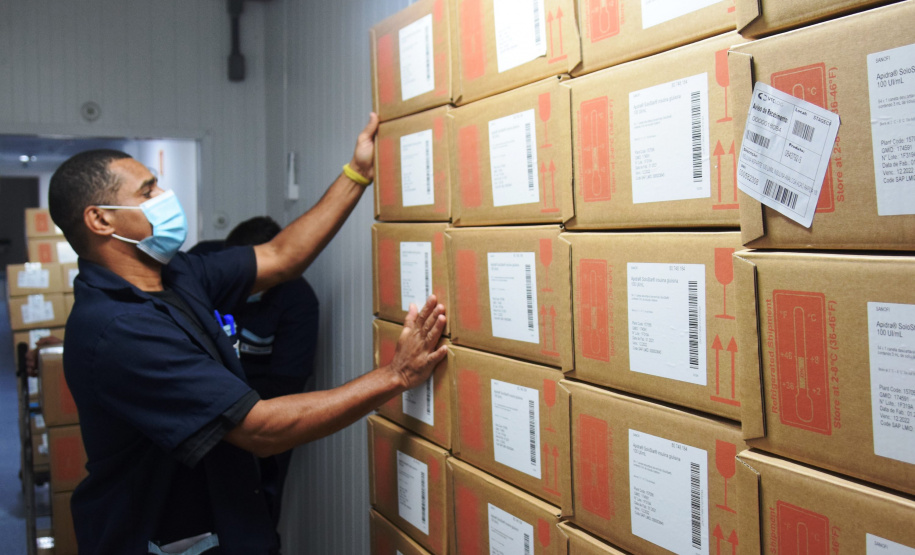 O medicamento já foi entregue para a Farmácia da 2ª Regional de Saúde, em Curitiba Para as demais regiões do Estado.
Foto:  Américo Antonio/SESA