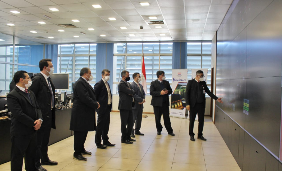 Copel e empresa de energia do Paraguai podem restabelecer conexão de energia na fronteira Foto: ANDE