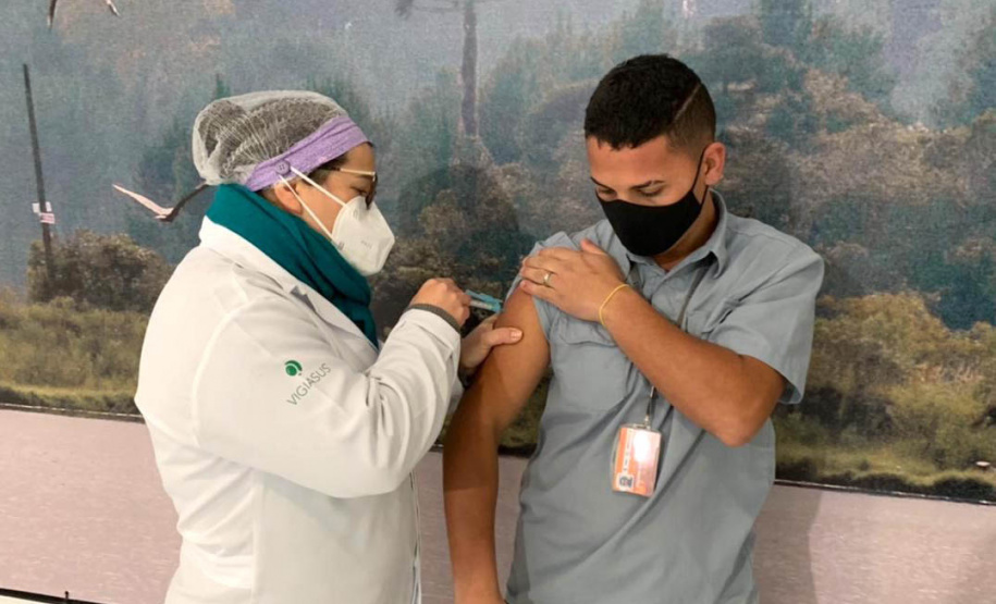 Começam a ser vacinados nesta semana os motoristas e cobradores do Transporte Coletivo Metropolitano da Região Metropolitana de Curitiba em todas as cidades que compõe o sistema integrado.  -  Curitiba, 29/06/2021  -  Foto: Divulgação COMEC