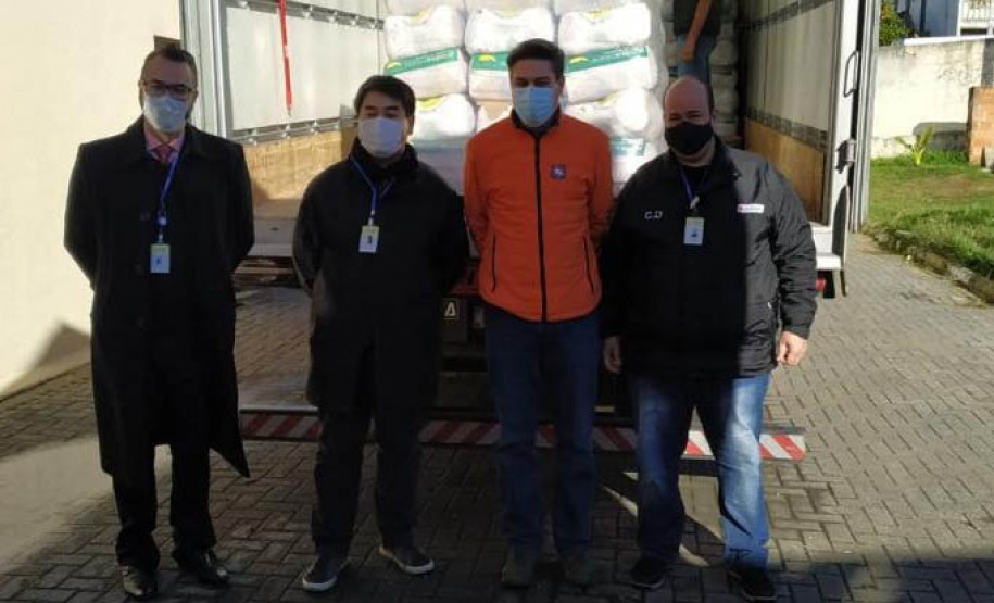 A Rede de Farmácias Nissei entregou nesta terça-feira (29) à Coordenadoria Estadual da Defesa Civil 1.200 cestas básicas que serão distribuídas a municípios e entidades de Curitiba e do Interior que atendem pessoas em situação de vulnerabilidade. A arrecadação é resultado da campanha “Teste Nissei. Negativo para a Fome”, que destinou R$ 15 de cada teste rápido de Covid-19 realizado durante o mês de maio  -  Curitiba, 30/06/2021   -  Foto: Defesa Civil