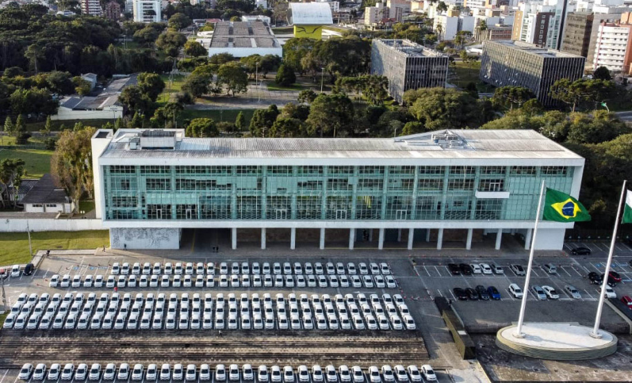 Governador entrega 1.211 automóveis aos 399 municípios para reforçar Saúde da Família.  Foto: Jonathan Campos/AEN