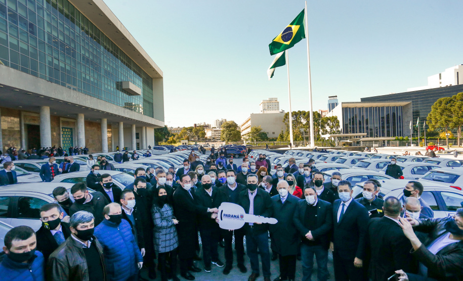 Essa é a maior entrega de frota da história da Secretaria de Saúde. Investimento totaliza R$ 41,7 milhões, sendo R$ 34,5 mil por veículo. Expectativa é possibilitar a realização de 100 mil consultas por mês em todo o Paraná. Foto: Jonathan Campos