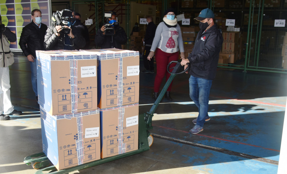 Chegada vacinas doses da Pfizer  Foto: Americo Antonio/SESA