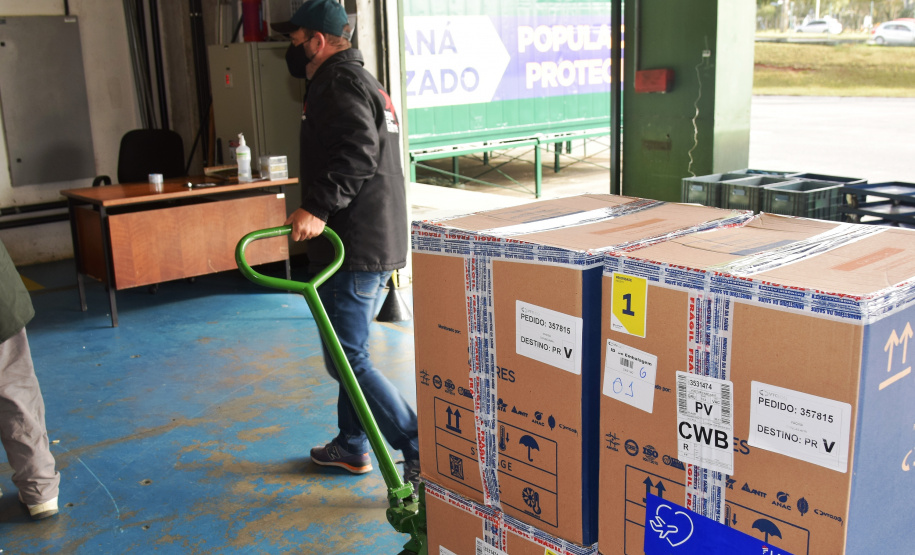 Chegada vacinas doses da Pfizer  Foto: Americo Antonio/SESA