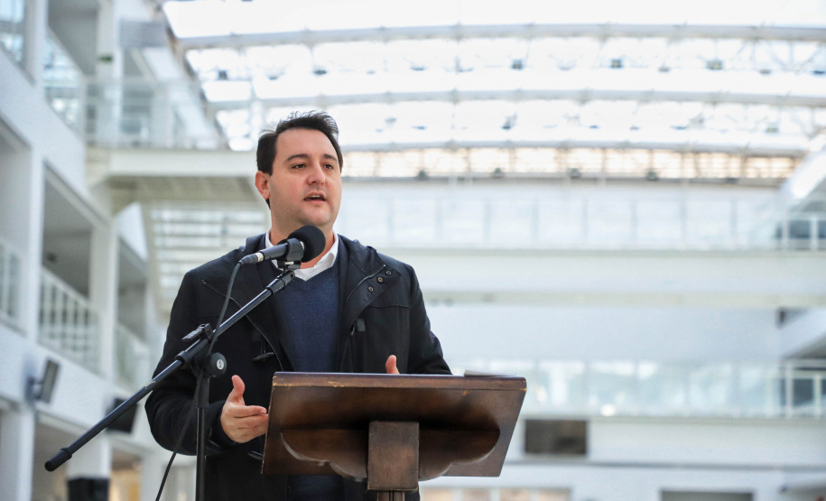 Projeto vai promover visitas guiadas a unidades de conservação do Paraná. O acordo de cooperação para execução do projeto foi assinado nesta quinta-feira (1) pelo governador Carlos Massa Ratinho Junior, o presidente do Tribunal de Justiça, desembargador José Laurindo de Souza Netto, e o prefeito de Curitiba, Rafael Greca. - Curitiba, 01/07/2021 - Foto: José Fernando Ogura/AEN