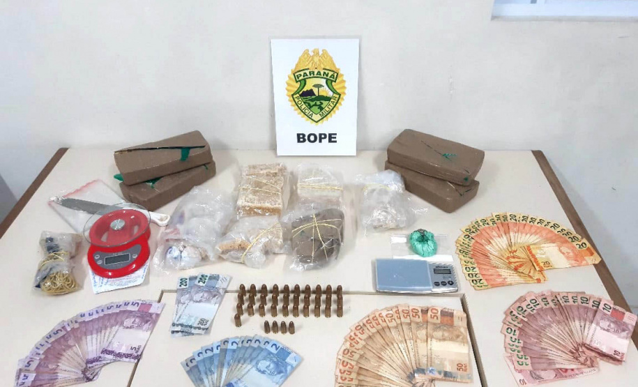 O Batalhão de Operações Especiais (BOPE), através da Rondas Ostensivas de Natureza Especial (RONE), apreendeu mais de 170 quilos de drogas, duas armas de fogo e 32 pessoas acabaram presas durante a Operação Narco Brasil entre os dias 21 e 30 de junho no Litoral e nos Campos Gerais do estado. - Curitiba, 01/07/2021 - Foto: PMPR/SESP-PR