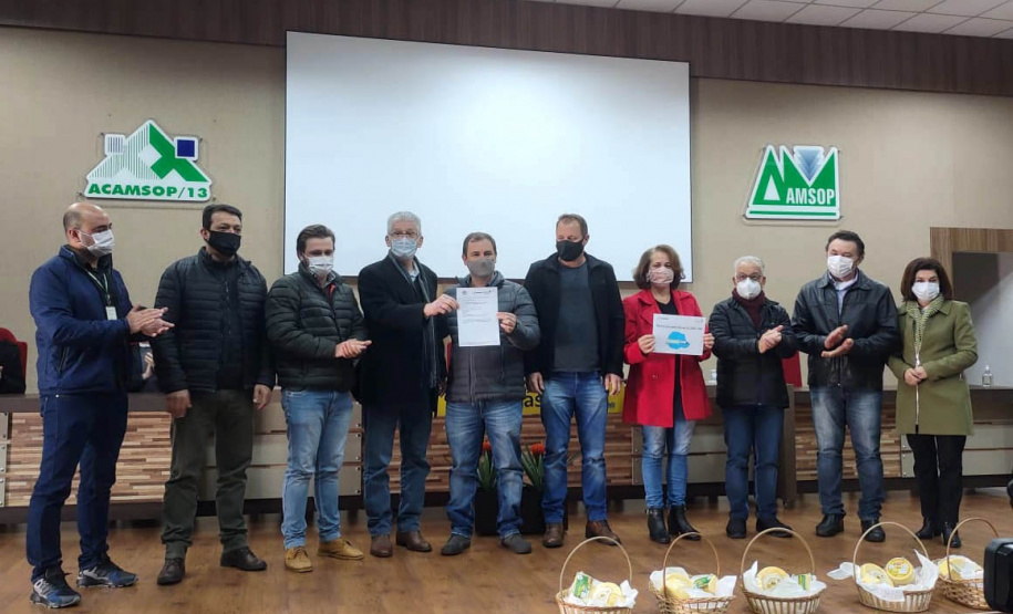 Quatro municípios paranaenses tiveram reconhecidos os bons trabalhos de inspeção municipal e receberam certificados nesta quinta-feira (01)